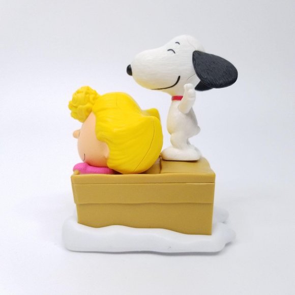 McDonalds 2015 Peanuts Movie Happy Meal Toy 5 Sally Snoopy Box Sled Rolling - Picture 4 of 8